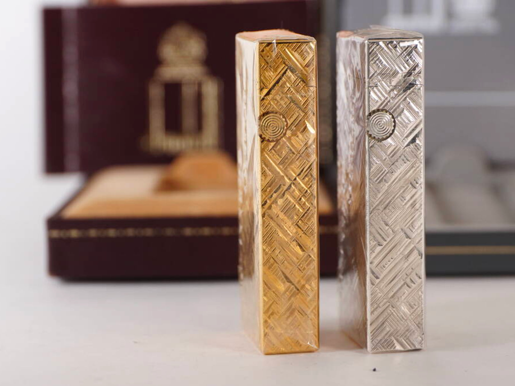 dunhill ダンヒル ガスライター 2点セット 原箱付 ゴールドカラー シルバーカラー 格子調 現状品 · plate 4
